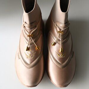 TRONUS Sand Colored High Top Memory Foam Sneakers - Unisex 10.5/8.5 - NWOT